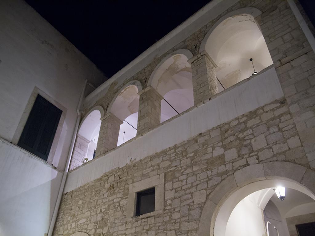 Palazzo Bianchi Domus Holidays Trani Exterior photo