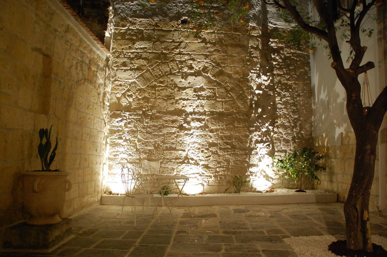 Palazzo Bianchi Domus Holidays Trani Exterior photo